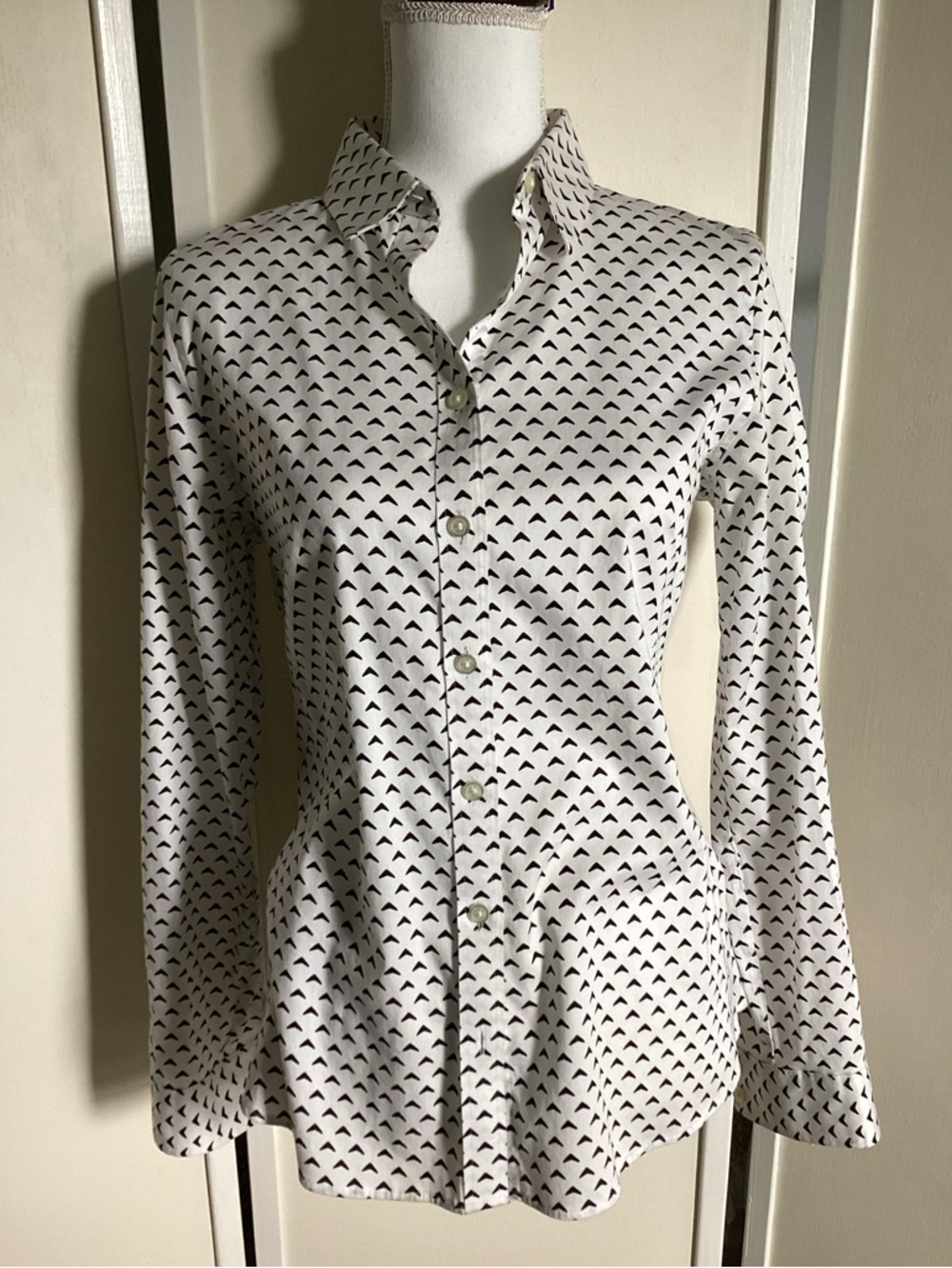 ♦️ Banana Republic Fitted Non-Iron Long Sleeve Shirt 10 Boomerang print - Picture 3 of 10